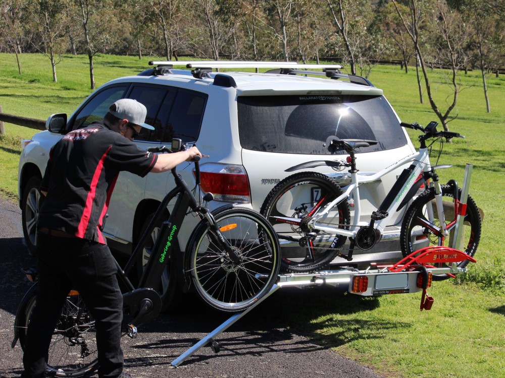 GSUrban+ 2Bike Tow Bar Rack with Light Assembly Built in Ramp No Lifting
